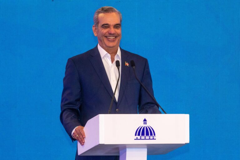 Abinader celebra que RD lidera libertad de expresión según informe de la SIP