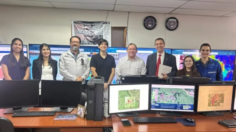 Japón dona unos 24 millones de dólares a Paraguay para desarrollo de un proyecto satelital