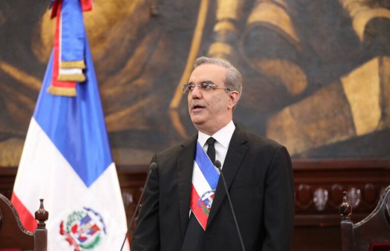 Presidente Luis Abinader promulga nuevo Código Penal tras aprobación del Congreso Nacional
