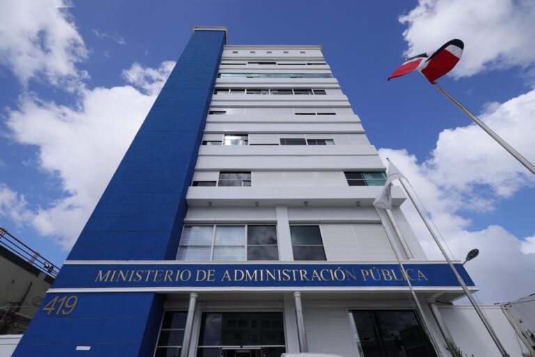 Gobierno emite reglamento que establece la estrategia nacional para convertir los servicios públicos en proactivos