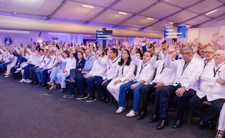 PRM elige en unidad al presidente Luis Abinader, Garrigó y Ascención para dirigir el partido