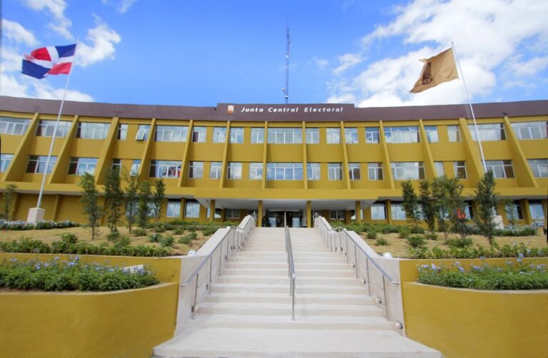JCE anuncia nuevos operativos de cedulación en varias localidades del país