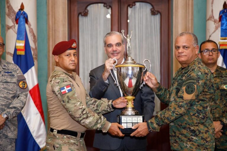 Presidente Abinader recibe y felicita en el Palacio Nacional a campeones dominicanos de Fuerza Comando Paraguay 2026; asegura que el país “pasó de la retaguardia a la vanguardia”