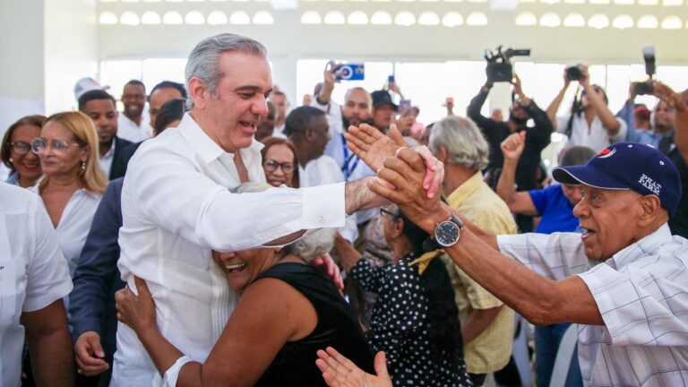 Presidente Abinader encabezará el lanzamiento del programa “El Presidente en el Barrio”, inaugurará obras, entregará títulos de propiedad, apartamentos, y encabezará jornadas sociales este sábado y domingo en el Gran Santo Domingo y Santiago