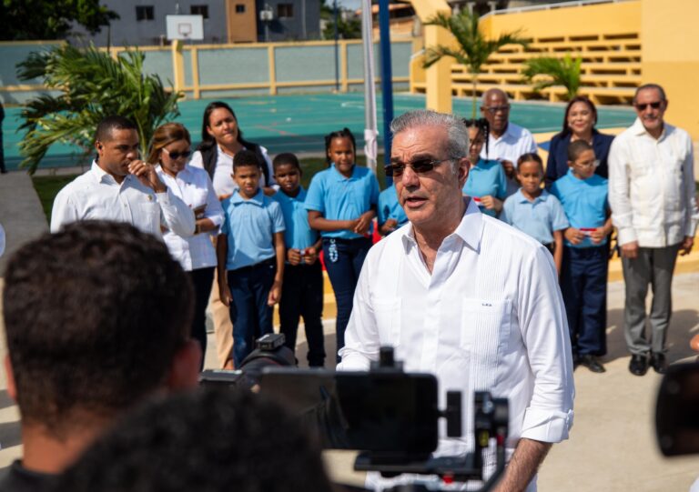 Presidente Abinader: “A ese grupo de antisociales con órdenes de arresto que se entreguen las autoridades ya los tienen ubicados y los están buscando”